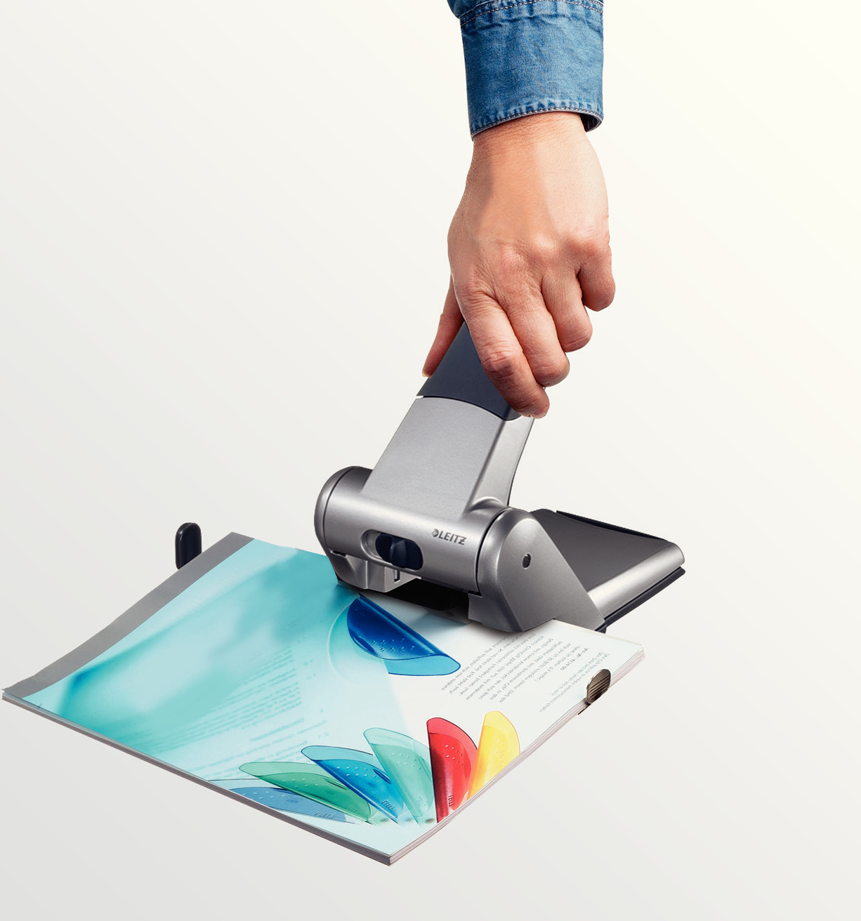 Dziurkacz Leitz 5180 niebieski extra mocny (65k.)